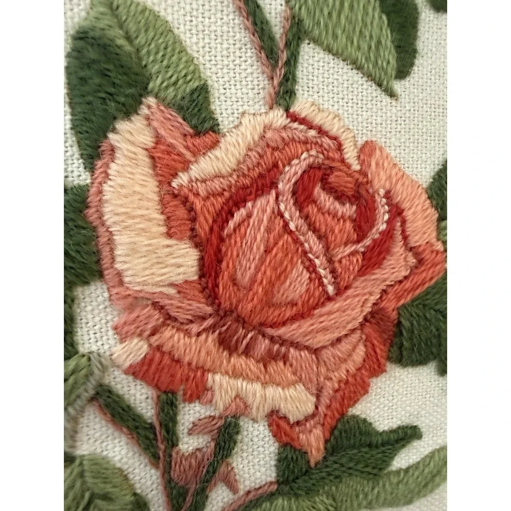 Vintage Framed‎ Rose Crewel Wall Art Retro Floral Hand-Stitched Art 15x19